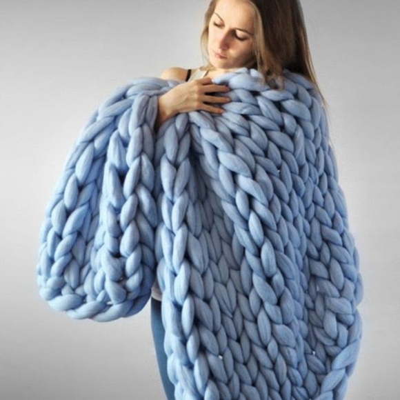 Chunky Knit Blanket NWT Purple Handmade 40”x40” (100cmx100cm) - Picture 3 of 6